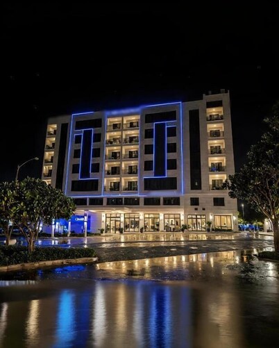 Coral Beach Hotel & Spa 