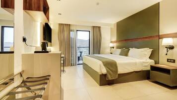 Deluxe Double Room, Partial Sea View