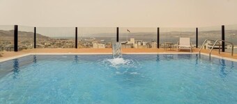 coral beach hotel & spa