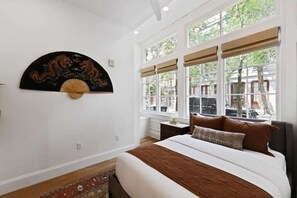 11 bedrooms, desk, iron/ironing board, free WiFi