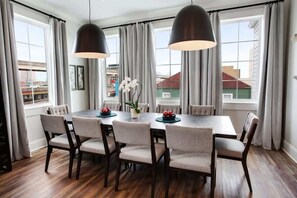 تناول الطعام