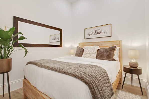 4 bedrooms, desk, iron/ironing board, free WiFi
