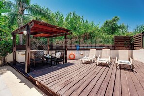 Terrace/patio - Villa Coral Summary: (Paralimni)