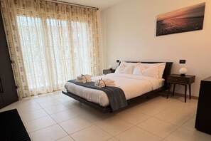 2 chambres, fer et planche à repasser, lit parapluie, Wi-Fi gratuit