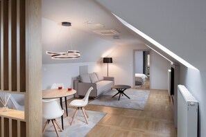 Deluxe appartement | Een gratis minibar, een kluis op de kamer, individueel gedecoreerd