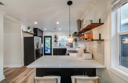 Charming, Cozy & Central | 2-BD/1-BA, Mins to DT