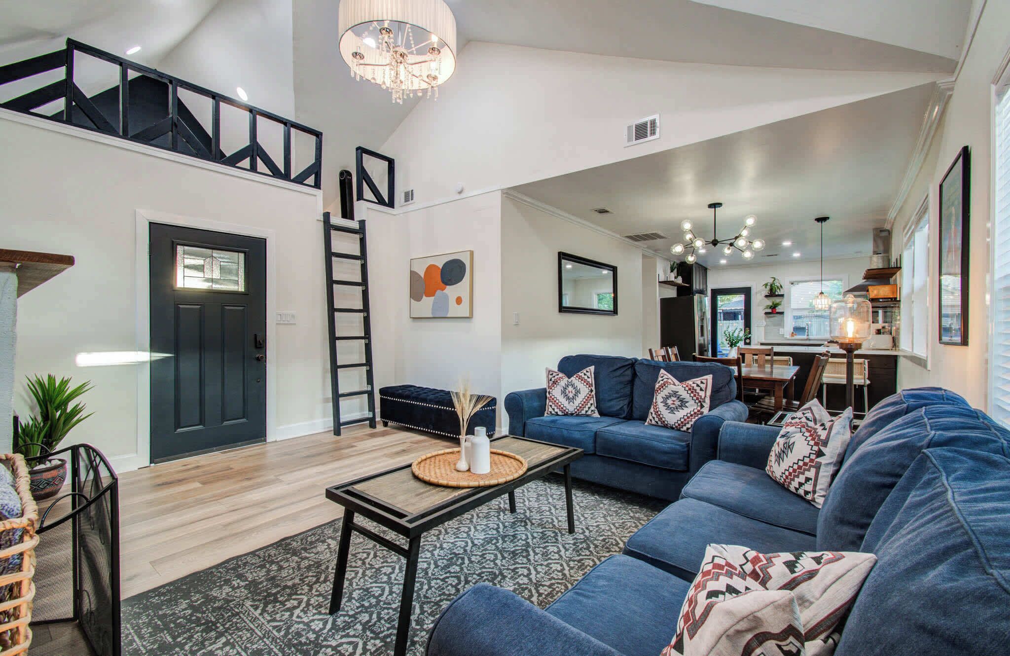 TV, peis og kontorer