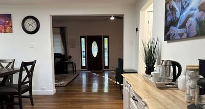 Charming 3-bedroom house with WiFi, AC in fabulous Prescott