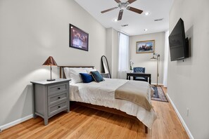 2 bedrooms, desk, free WiFi, bed sheets