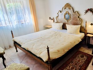 2 bedrooms, WiFi, bed sheets, wheelchair access