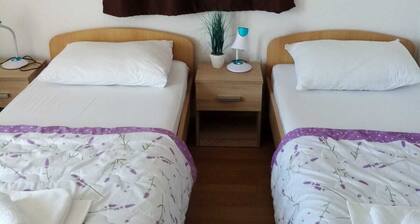 Charming bed & breakfast with 9 bedrooms and WiFi, AC in enchanting Međugorje