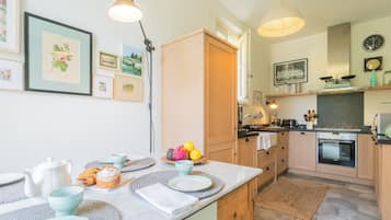 Villa (4 Bedrooms) | Private kitchen | Microwave, oven, espresso maker, electric kettle