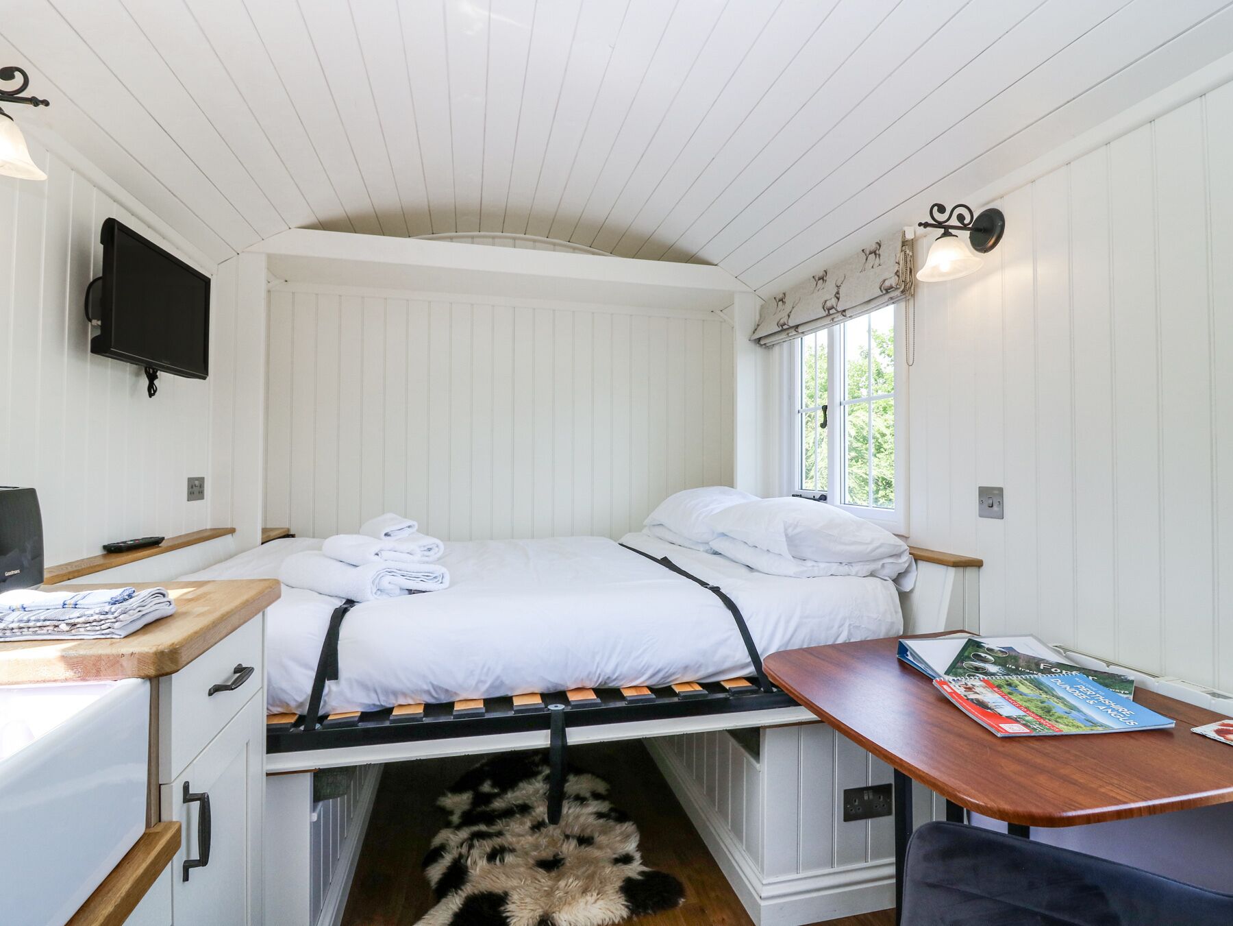 1 غرفة نوم وبديكورات فريدة لكل غرفة وطراز فريد لكل وحدة وواي فاي مجانًا