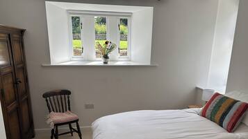 4 bedrooms, individually decorated, individually furnished