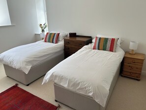 Cottage | 4 bedrooms, individually decorated, individually furnished