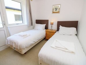 2 室のベッドルーム、客室ごとに異なる装飾、客室ごとに異なるインテリア、WiFi (無料)