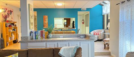 Fernseher, Bücher, Computerbildschirme