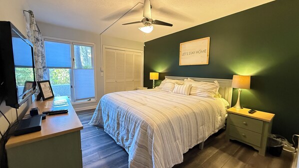 Desk, iron/ironing board, free WiFi, bed sheets