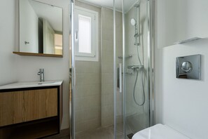 Luxury Apartment, City View | Bathroom - Phaedrus Living: Paros Cycladic Residences 1 (Paros)