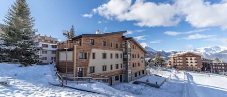 Mặt tiền nơi lưu trú