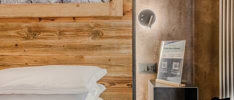 Minibar, in-room safe, free WiFi, bed sheets