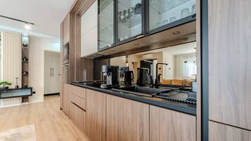 Deluxe-Villa, Gartenblick | Eigene Küche | Großer Kühlschrank, Mikrowelle, Ofen, Herdplatte