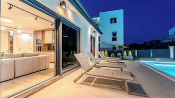 Deluxe-Villa, Gartenblick | Terrasse/Patio