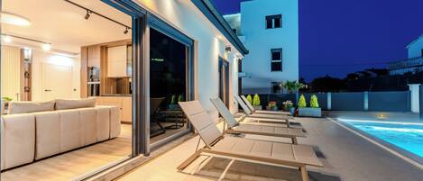 Deluxe Villa, Garden View | Terrace/patio