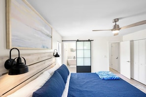 3 bedrooms, desk, iron/ironing board, travel cot