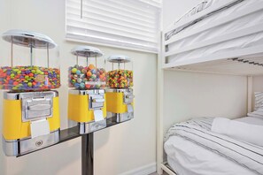 3 bedrooms, desk, iron/ironing board, travel crib