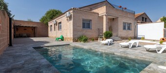 Holiday Home 'El Balcón A Toledo' with Private Pool, Wi-Fi and Air Conditioning