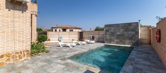 Holiday Home 'El Balcón A Toledo' with Private Pool, Wi-Fi and Air Conditioning