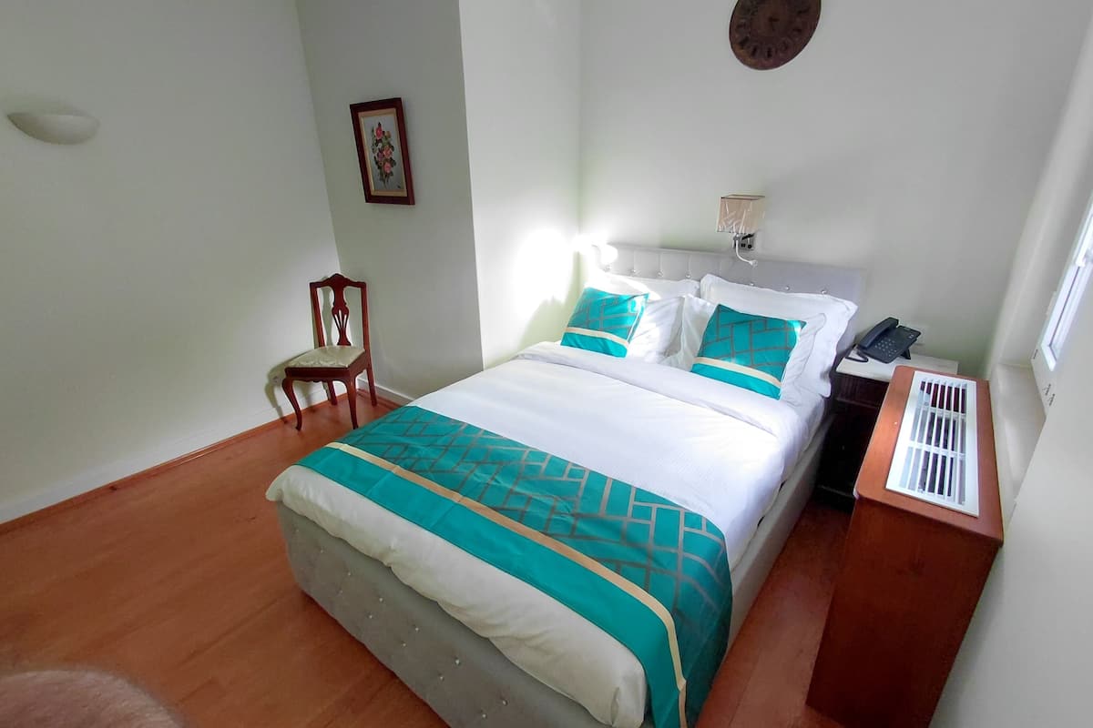 Dubbelrum - utsikt mot innergården