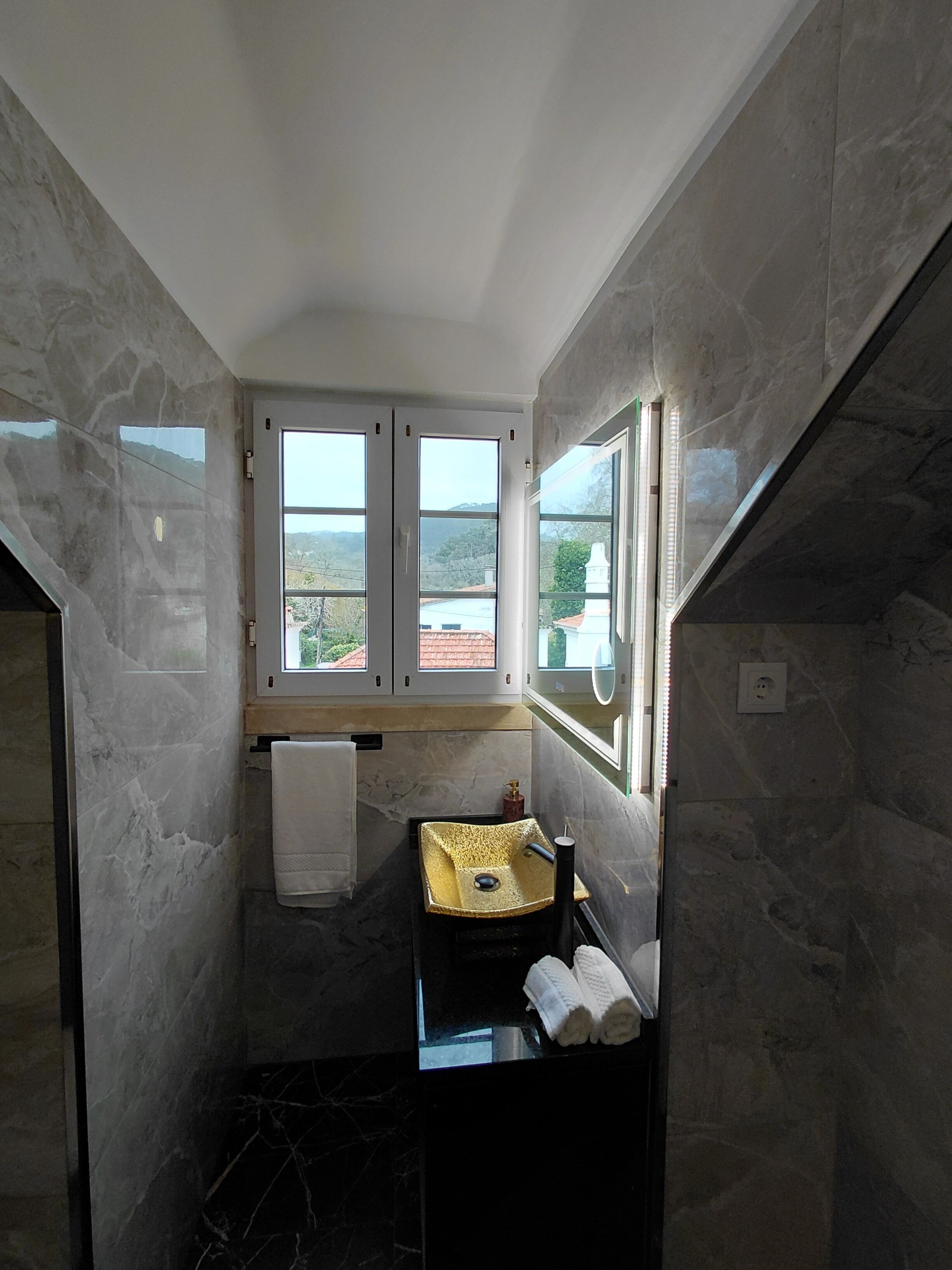 Deluxe-Doppelzimmer, Hügelblick | Badezimmer | Dusche, Regendusche, Haartrockner, Handtücher