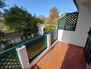 Superior Double Room, Balcony, Garden View | Property grounds - Estalagem De Colares (Colares)