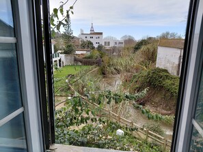 Deluxe-Zweibettzimmer, Flussblick | Innenbereich