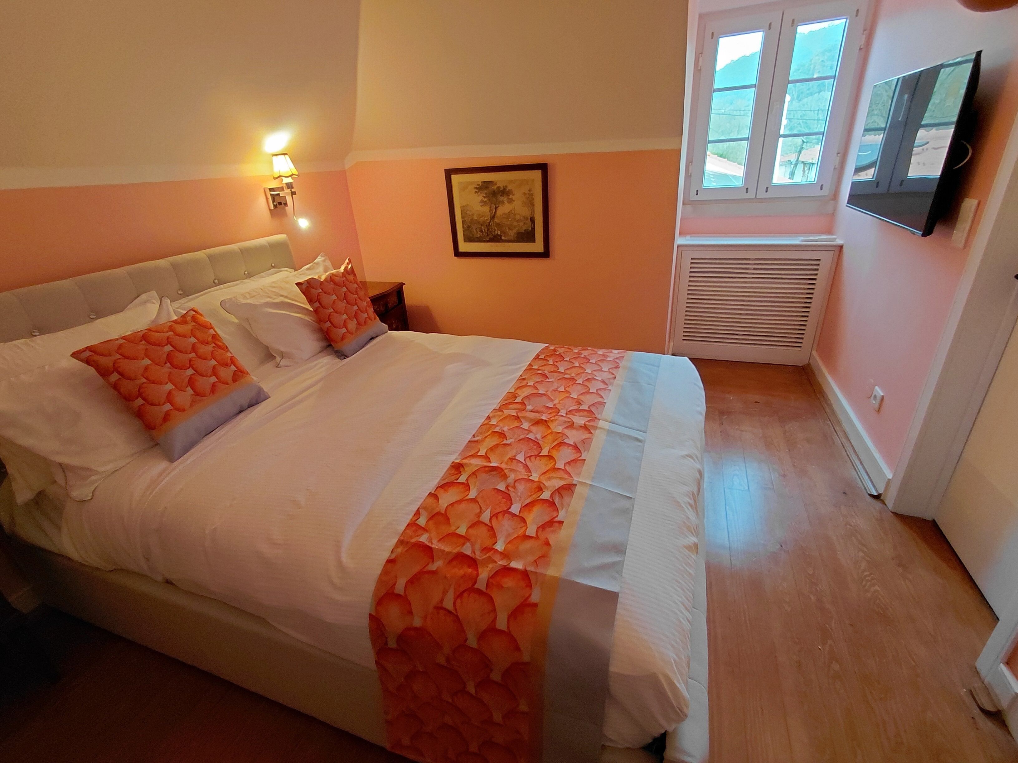 Double Room, Hill View