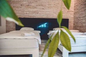 7 habitaciones, tabla de planchar con plancha, wifi y ropa de cama