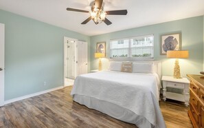 5 bedrooms, iron/ironing board, WiFi, bed sheets