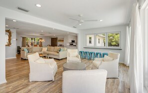 Smart TV, fireplace - Private Pool - Bikes - Game Room - Steps to Beach (Santa Rosa Beach)