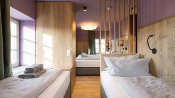 Zimmer 6 | Zimmersafe, Verdunkelungsvorhänge, schallisolierte Zimmer