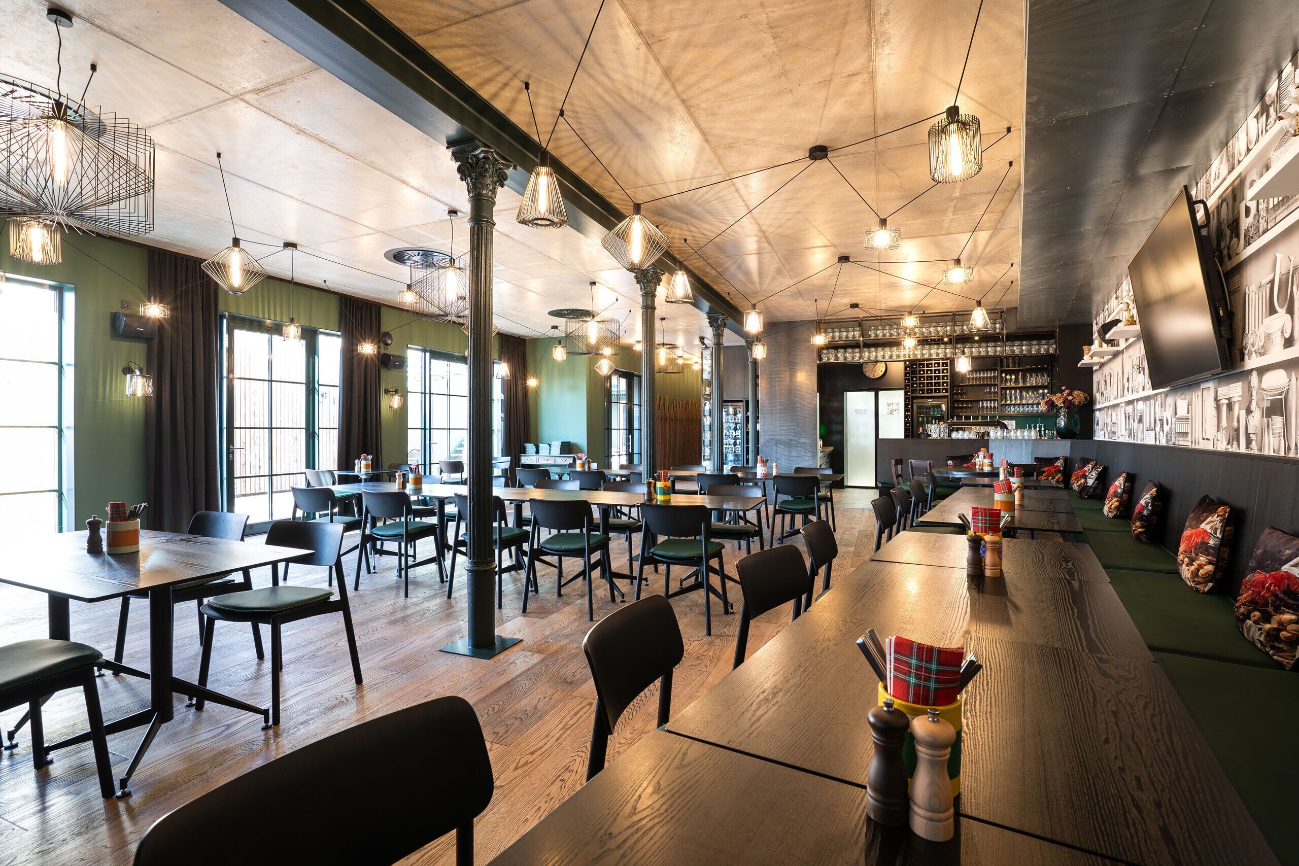 Mittagessen, Abendessen, deutsche Küche, Blick auf den Garten 