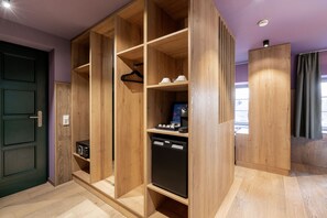 Caja de seguridad en la habitación y cortinas blackout 