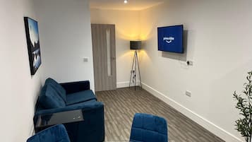 Apartment, 2 Bedrooms, Non Smoking | Living area