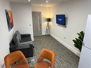 Apartment, 2 Bedrooms | Living area