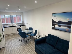 Apartment, 2 Bedrooms, Non Smoking | Private kitchen | Full-sized fridge, microwave, oven, stovetop - Chapel Rise Apartments (Long Eaton)