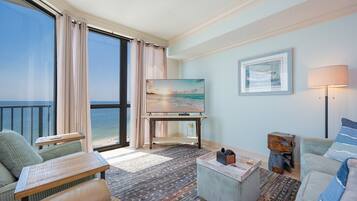 Condo, 2 Bedrooms | Living area