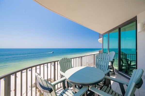 Condo, 2 Bedrooms | Property grounds