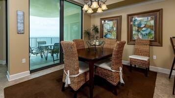 Lägenhet - 2 sovrum | Restauranger