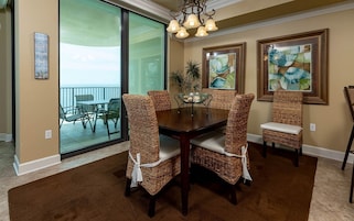 Condo, 2 Bedrooms | Dining